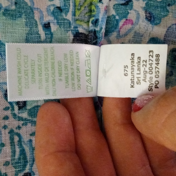 🆕 🌊HTF Lilly Pulitzer🌊 - Sea View Button Down - Picture 13 of 16